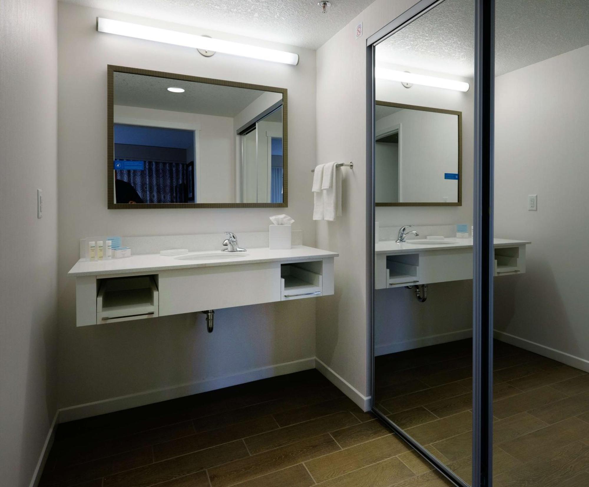 Hampton Inn Green Bay Downtown Εξωτερικό φωτογραφία
