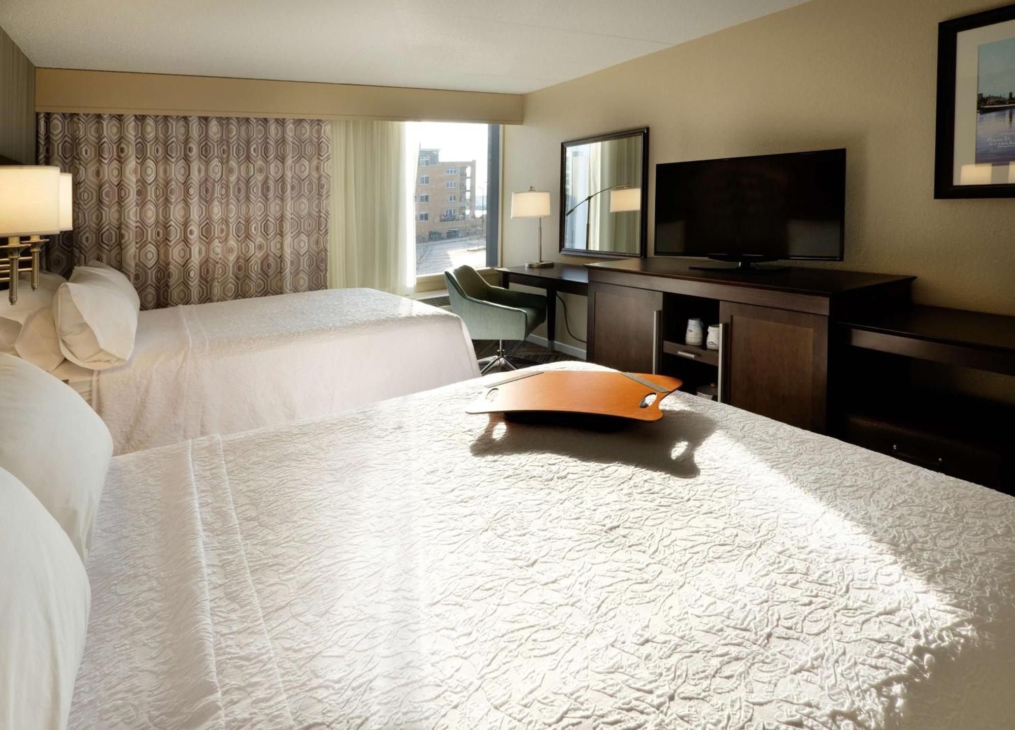 Hampton Inn Green Bay Downtown Εξωτερικό φωτογραφία